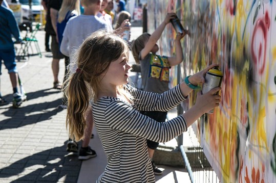 Til byens skulpturdage får børnene også lov til at være med!
